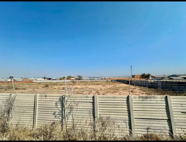 2,268M² VACANT LAND FOR SALE IN LADINE